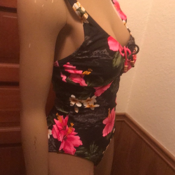 FLORAL WHOLE PIECE SWIMSUIT - Picture 6 of 7
